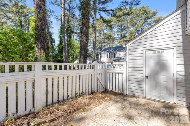 8517 Castle Pine Court, Charlotte, NC 28226