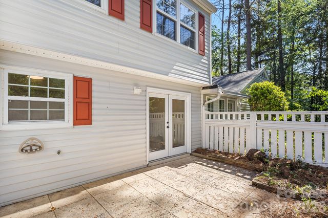 8517 Castle Pine Court, Charlotte, NC 28226