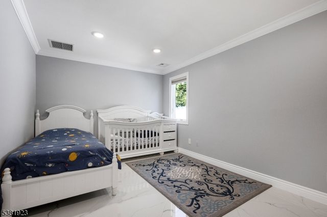 36 Leonard Ter, Wayne Twp., NJ 07470