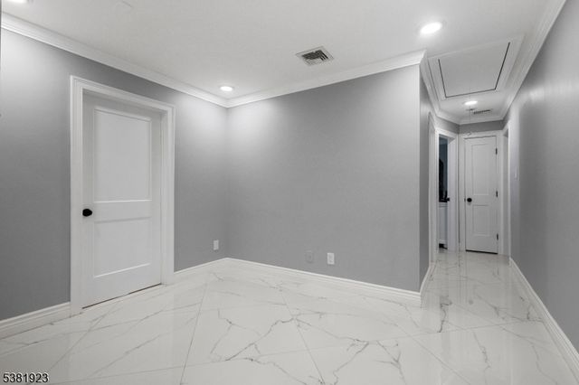 36 Leonard Ter, Wayne Twp., NJ 07470