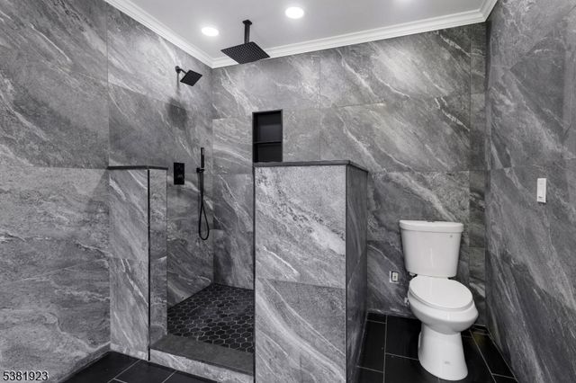 36 Leonard Ter, Wayne Twp., NJ 07470