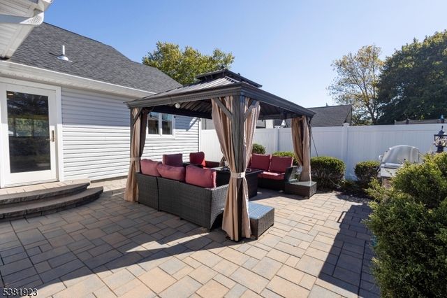 36 Leonard Ter, Wayne Twp., NJ 07470