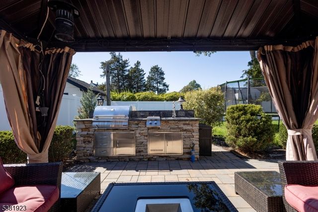 36 Leonard Ter, Wayne Twp., NJ 07470