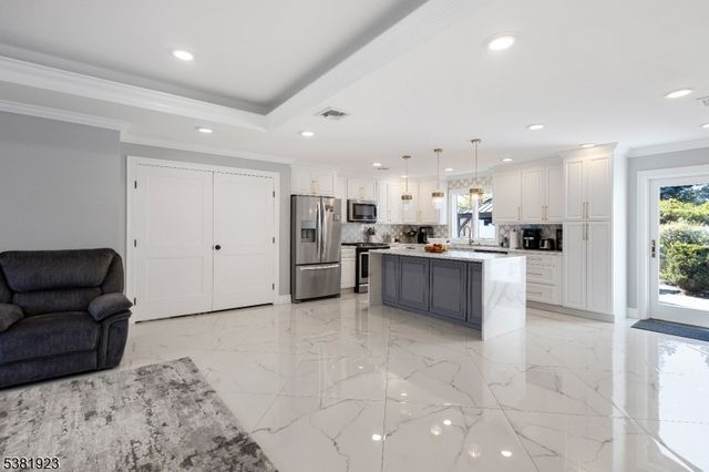 36 Leonard Ter, Wayne Twp., NJ 07470