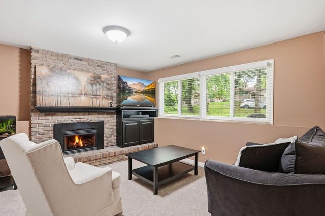 15074 Woodhill Trail, Eden Prairie, MN 55346