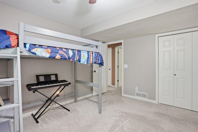 15074 Woodhill Trail, Eden Prairie, MN 55346