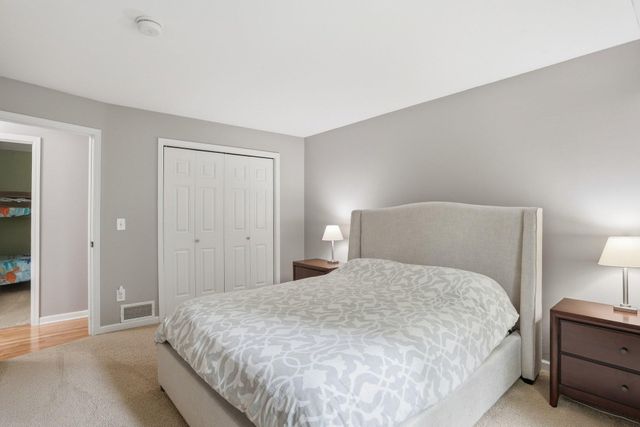 15074 Woodhill Trail, Eden Prairie, MN 55346