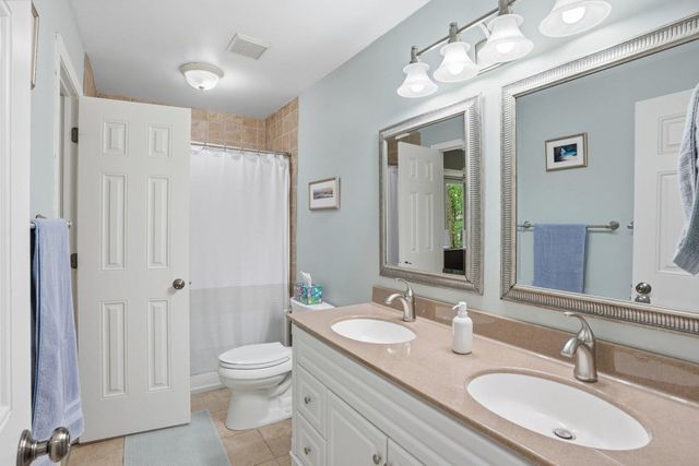 15074 Woodhill Trail, Eden Prairie, MN 55346