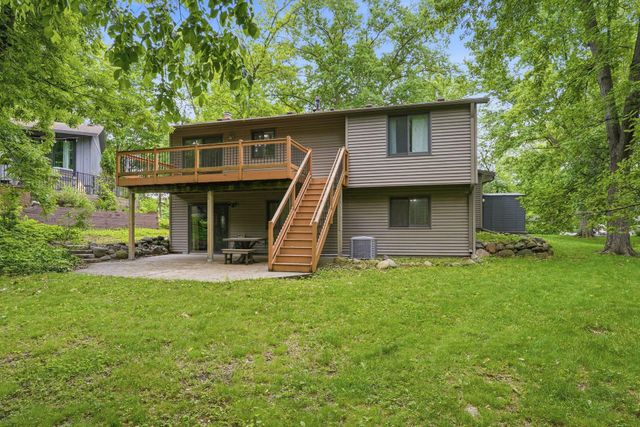 15074 Woodhill Trail, Eden Prairie, MN 55346