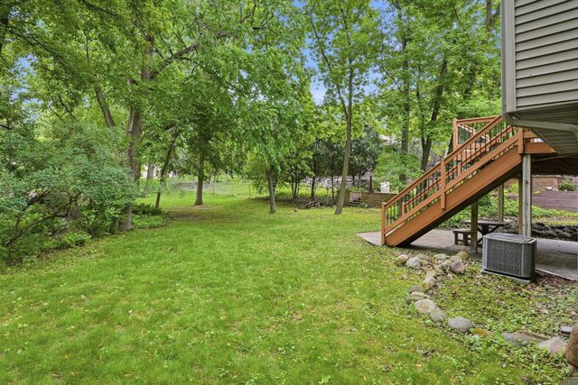 15074 Woodhill Trail, Eden Prairie, MN 55346