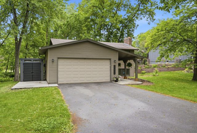 15074 Woodhill Trail, Eden Prairie, MN 55346
