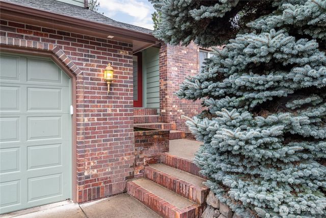 214 St. James Court, Longview, WA 98632