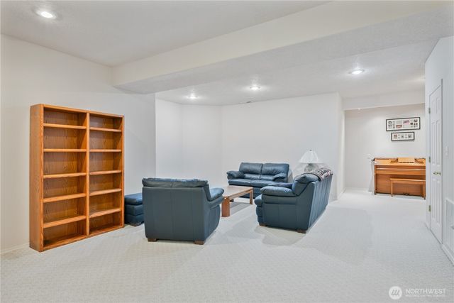 214 St. James Court, Longview, WA 98632