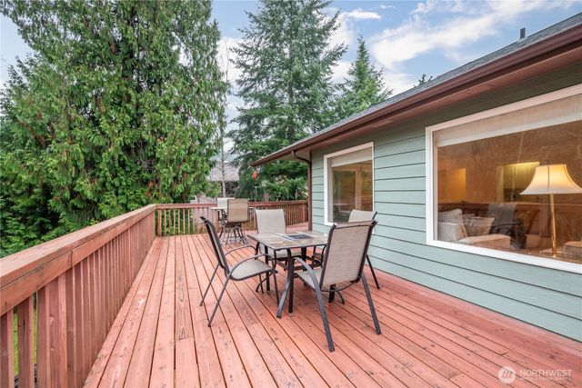 214 St. James Court, Longview, WA 98632