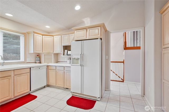 214 St. James Court, Longview, WA 98632