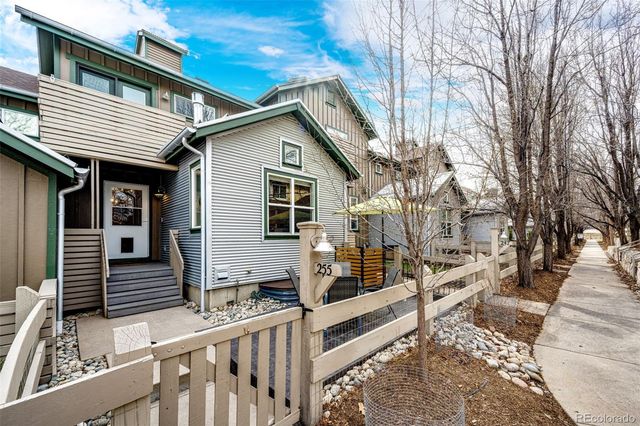 255 Rendezvous Drive, Lafayette, CO 80026
