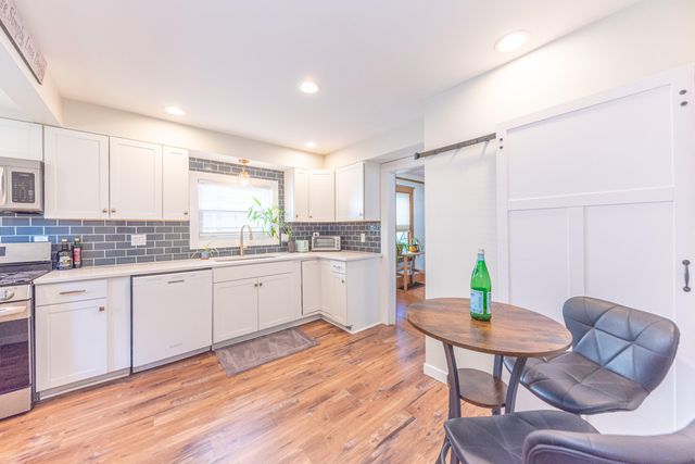 1123 W Huron Street, Ann Arbor, MI 48103