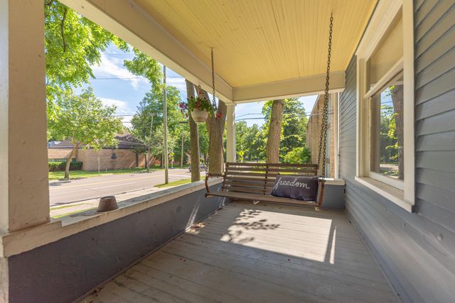 1123 W Huron Street, Ann Arbor, MI 48103