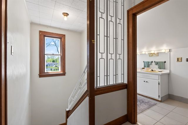 1536 E Nickerson Avenue, Benton Harbor, MI 49022