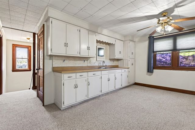 1536 E Nickerson Avenue, Benton Harbor, MI 49022