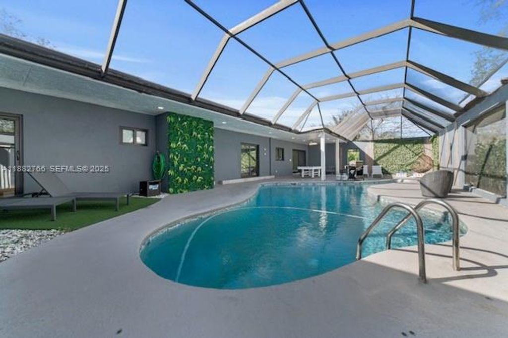 8365 SW 185th Terrace, Cutler Bay, FL 33157