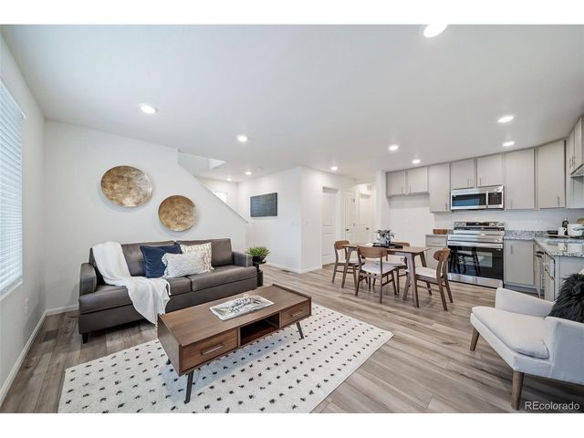 46526 Avery Ln, Bennett, CO 80102