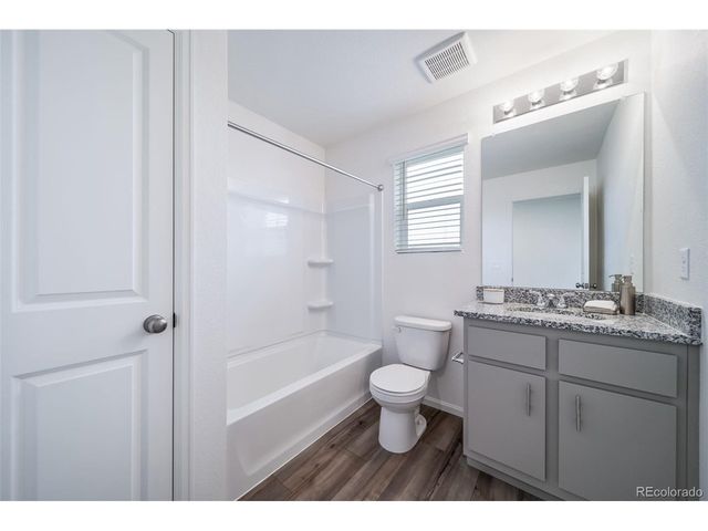 46526 Avery Ln, Bennett, CO 80102