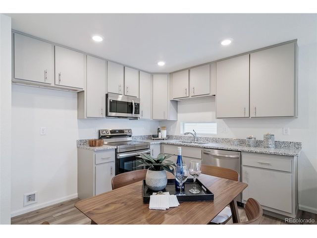 46526 Avery Ln, Bennett, CO 80102