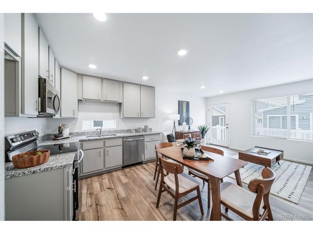 46526 Avery Ln, Bennett, CO 80102