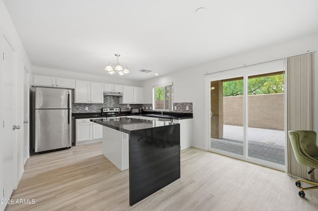 21862 N 40TH Place, Phoenix, AZ 85050