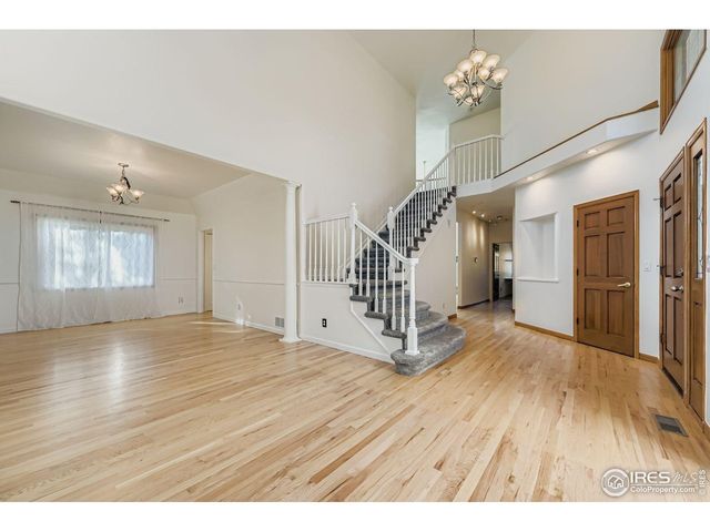 2062 Ridgeview Dr, Longmont, CO 80504