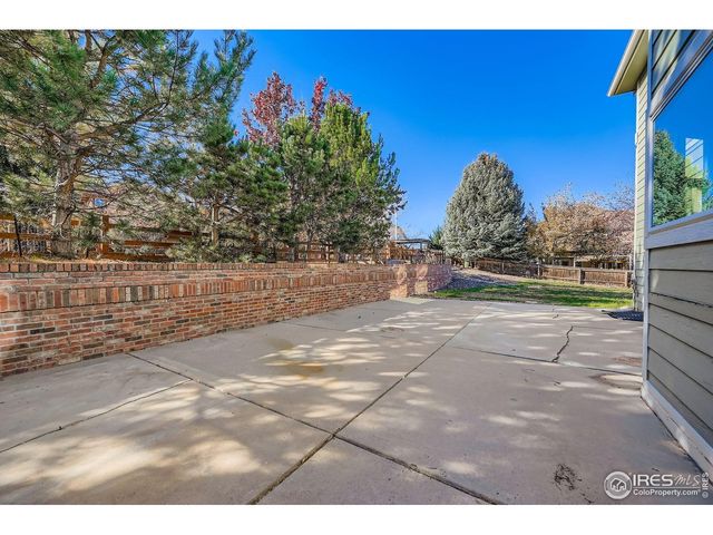 2062 Ridgeview Dr, Longmont, CO 80504