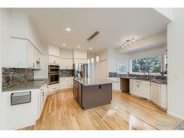 2062 Ridgeview Dr, Longmont, CO 80504