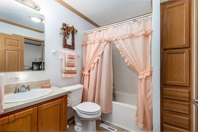 32415 N 600 E Road, Streator, IL 61364