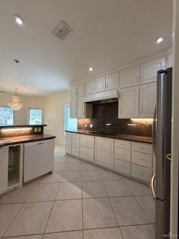 3321 E Clubhouse Drive, Edinburg, TX 78542