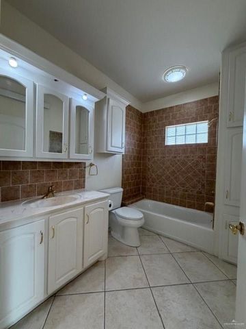 3321 E Clubhouse Drive, Edinburg, TX 78542