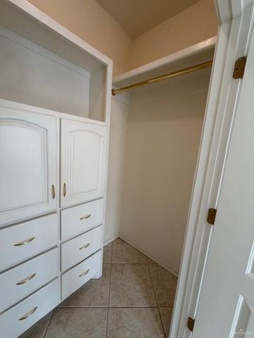 3321 E Clubhouse Drive, Edinburg, TX 78542