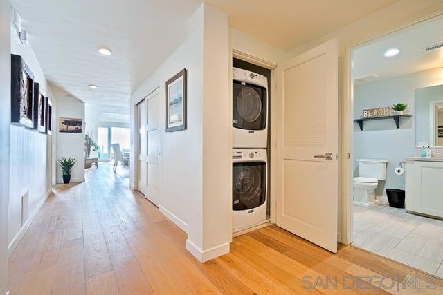 6767 Neptune Pl 202, La Jolla, CA 92037
