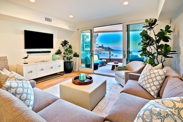 6767 Neptune Pl 202, La Jolla, CA 92037