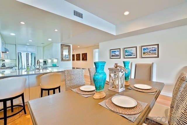 6767 Neptune Pl 202, La Jolla, CA 92037