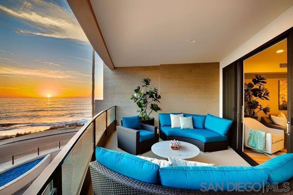 6767 Neptune Pl 202, La Jolla, CA 92037