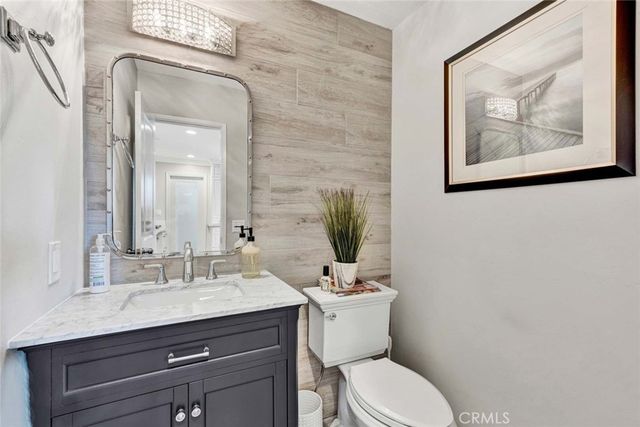 20012 Mural Circle, Huntington Beach, CA 92646