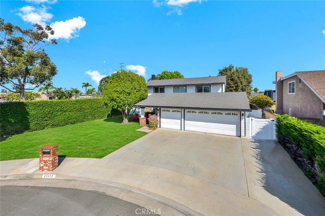 20012 Mural Circle, Huntington Beach, CA 92646