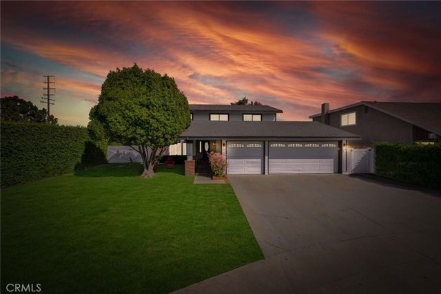 20012 Mural Circle, Huntington Beach, CA 92646