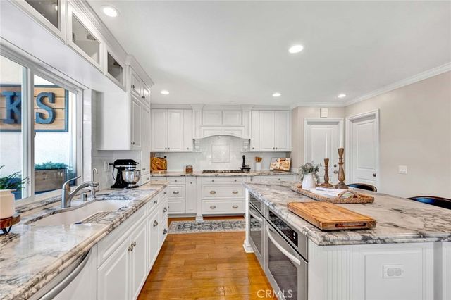 20012 Mural Circle, Huntington Beach, CA 92646