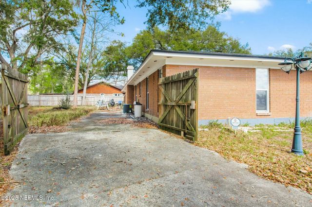6080 GULF Road W, Jacksonville, FL 32244