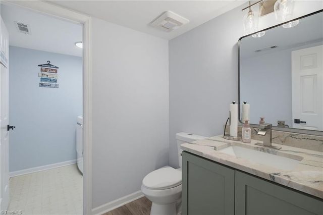 6013 Stone Bluff Drive, Clemmons, NC 27012