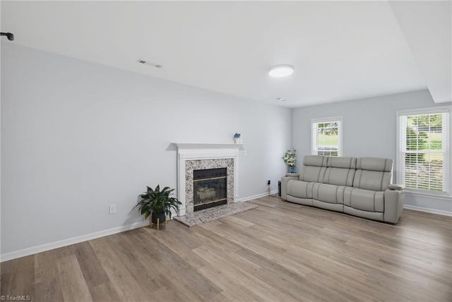 6013 Stone Bluff Drive, Clemmons, NC 27012