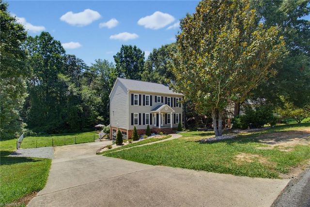 6013 Stone Bluff Drive, Clemmons, NC 27012