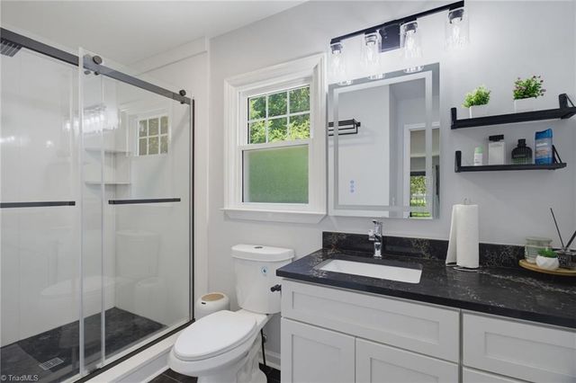6013 Stone Bluff Drive, Clemmons, NC 27012